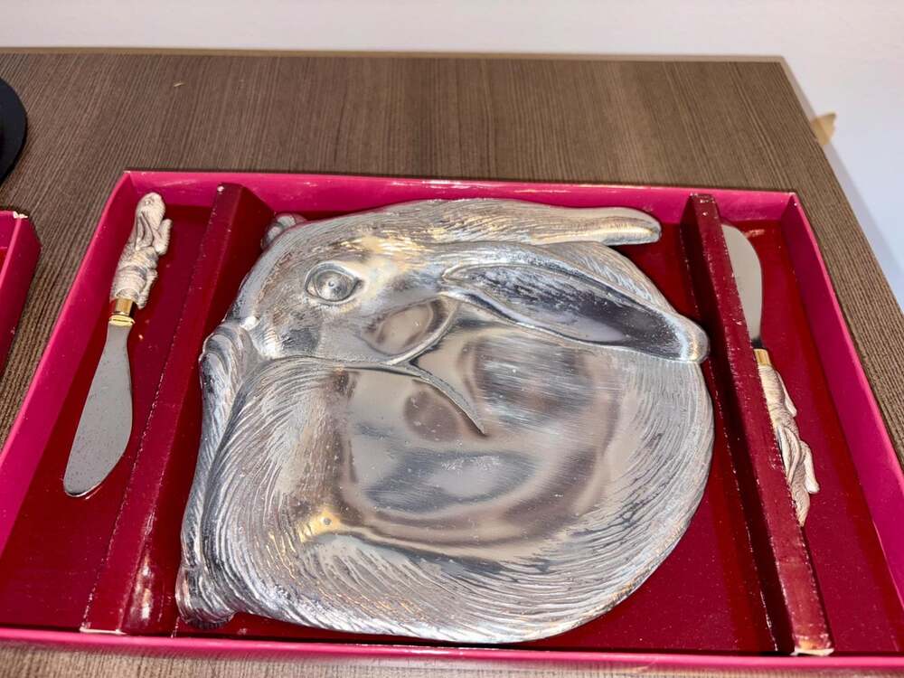Vintage Arthur Court Rabbit Cheese Serving Plate with Spreaders (1988)
